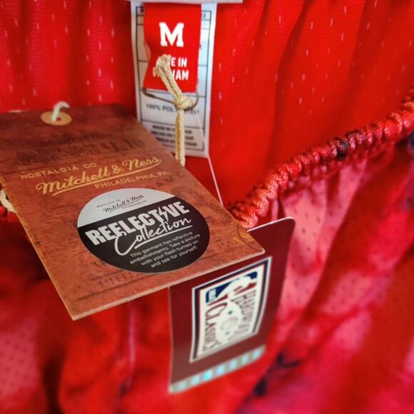 Mitchell & Ness Chicago Bulls Galaxy Swingman Shorts Medium Reflective 3M - Picture 2 of 5